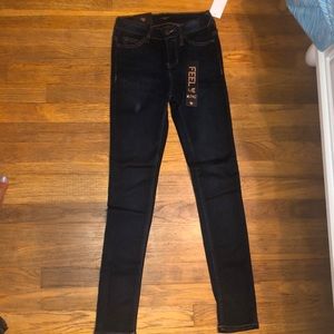 Celebrity Pink - Walker, Super Soft Table, Skinny